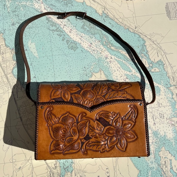Vintage Floral Tooled Leather Structured Purse - Picture 5 of 7